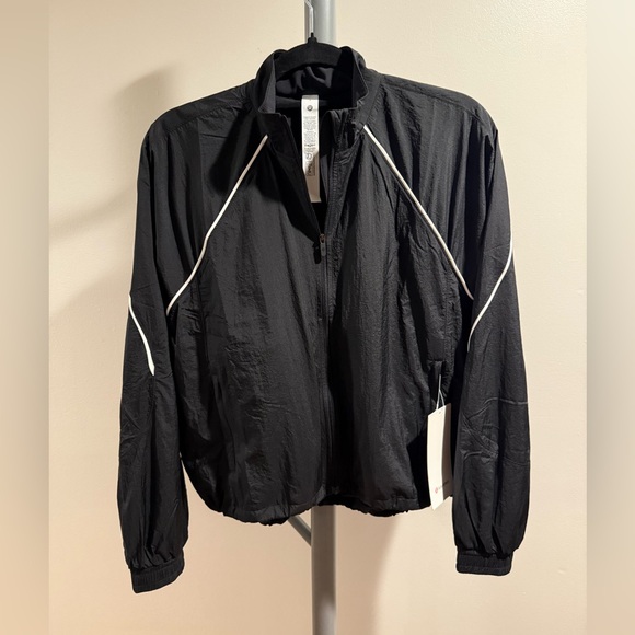 Lululemon -License to Train Lightweight Jacket - Picture 9 of 12